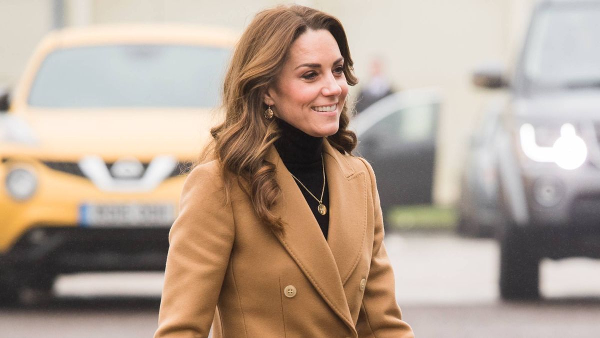 Kate Middleton wears this necklace as a sweet tribute to her children ...