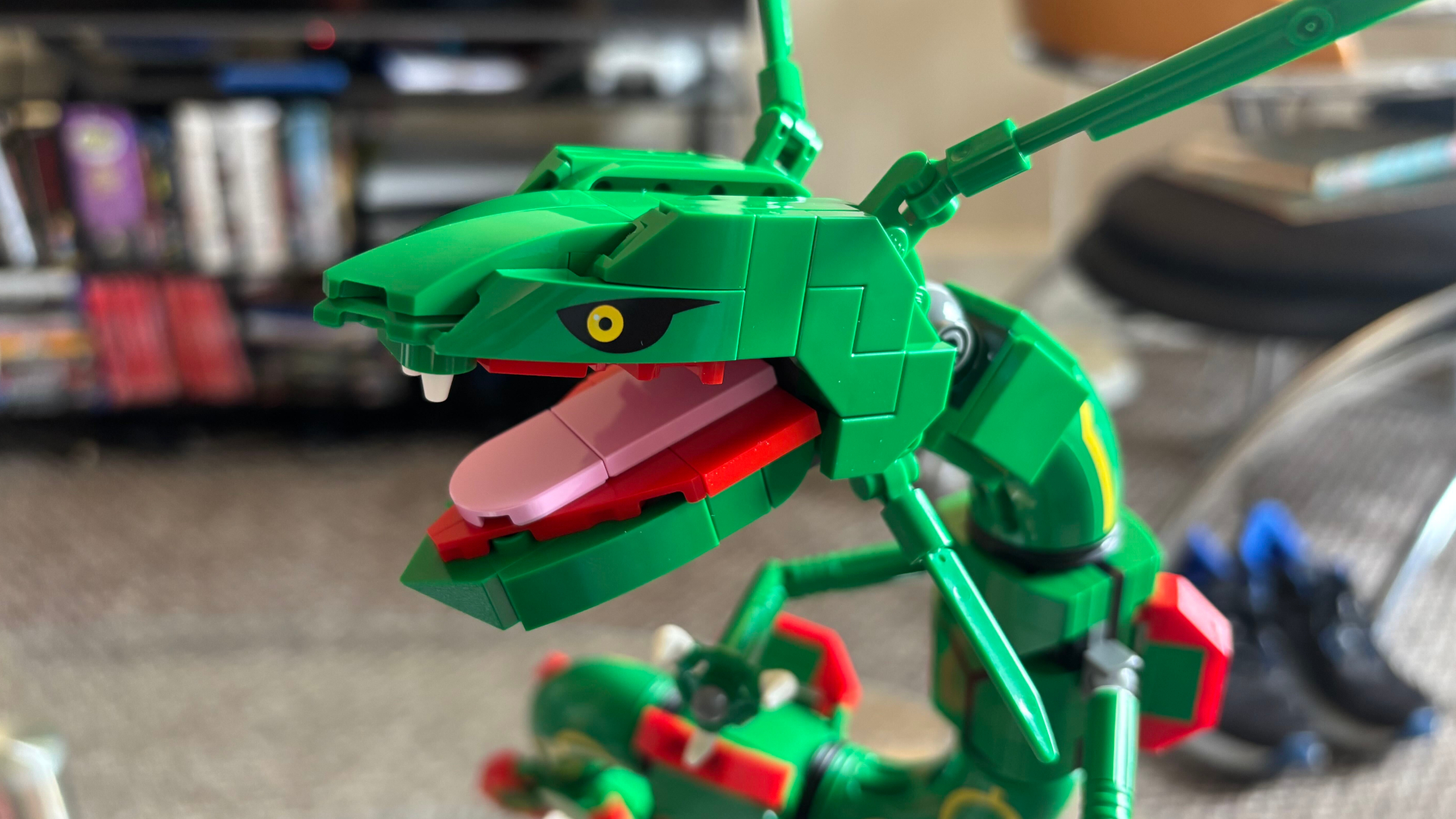 Lego Rayquaza head seen from the side