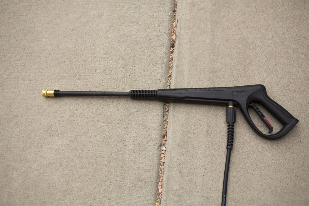 The spray gun on the Craftsman CM1800 has a quick-connect adapter on the tip for swapping out nozzles.