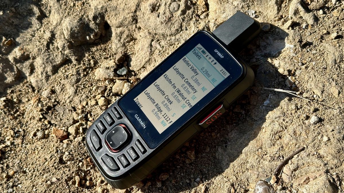 Various nearby points of interest on the Garmin GPSMAP 67i