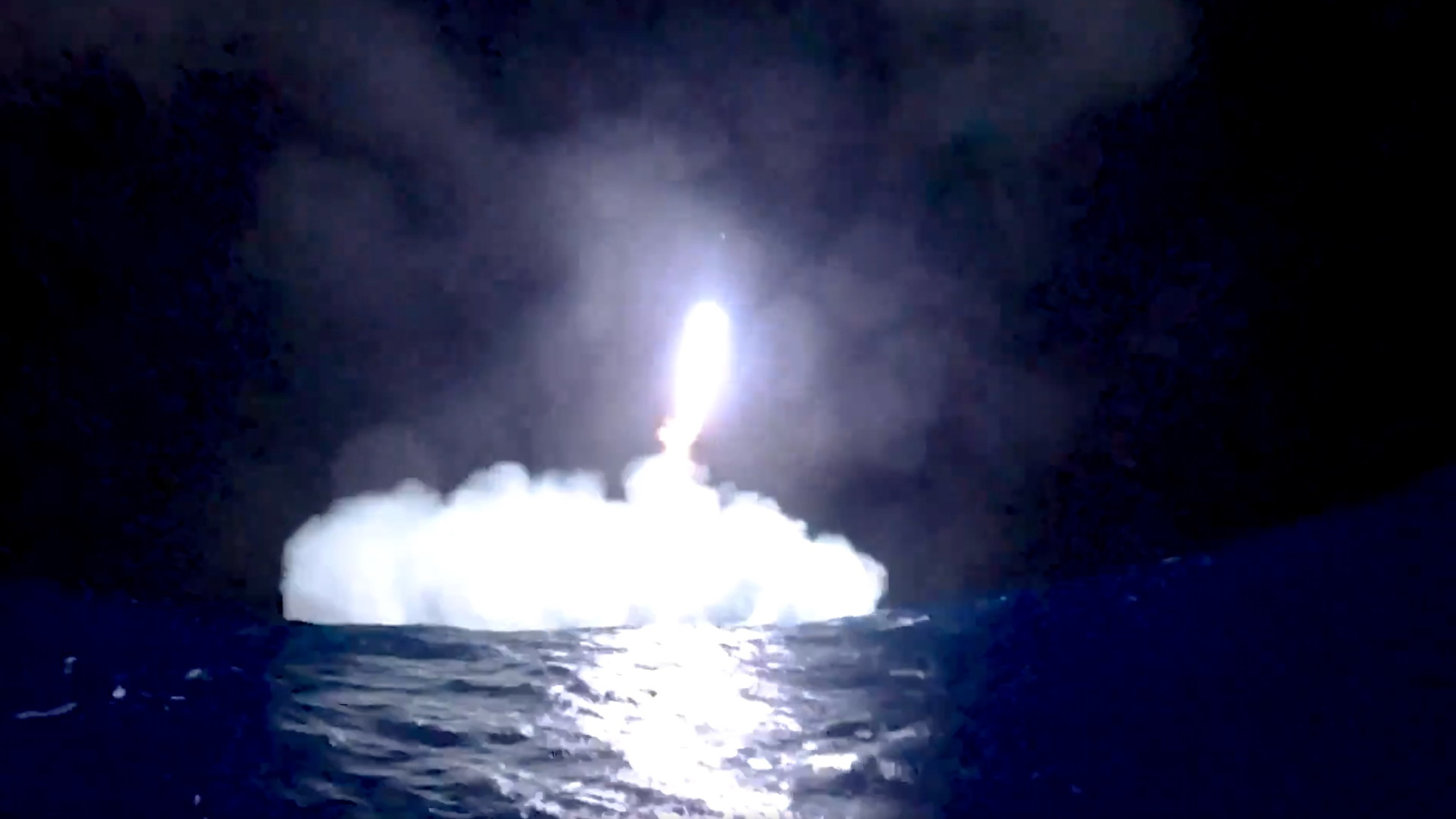  Watch SpaceX's Starship come down for nighttime splashdown during epic test flight (video) 