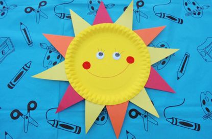 Paper plate crafts: how to make a sun | GoodtoKnow