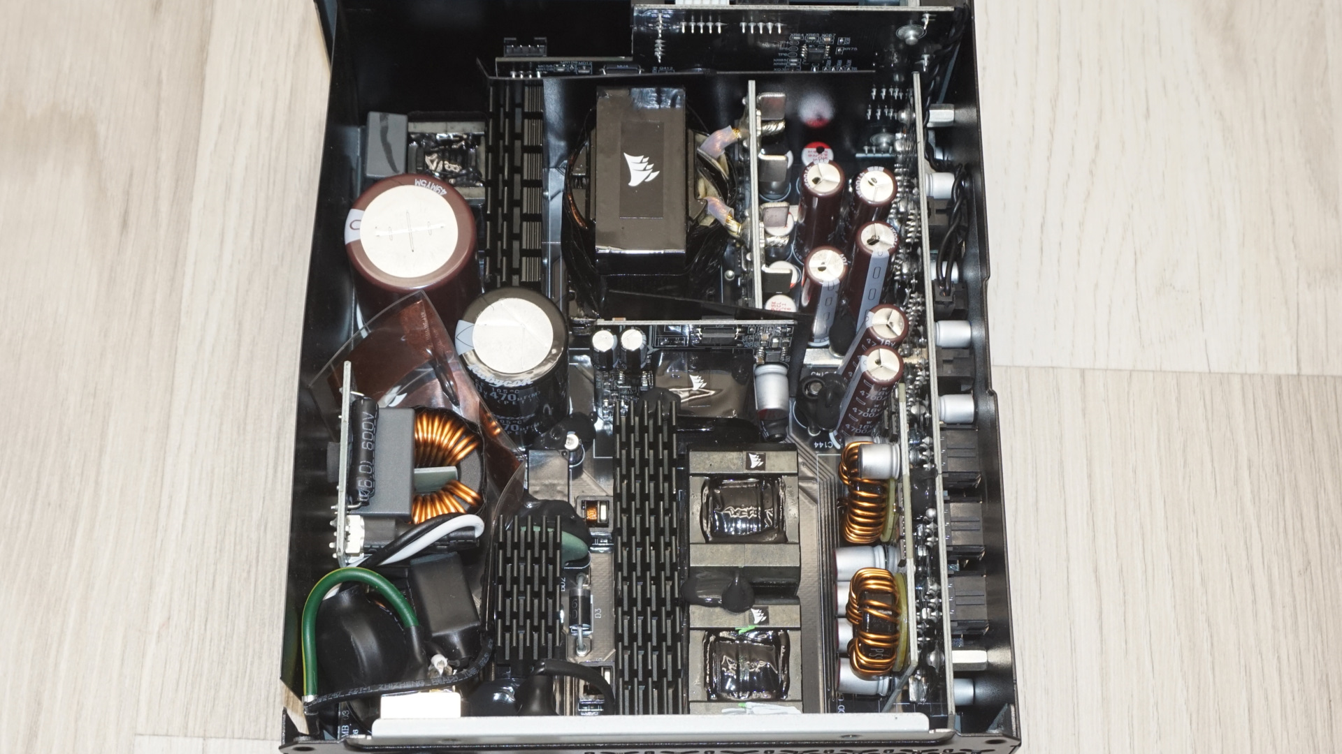 Corsair HX1000i Shift PSU