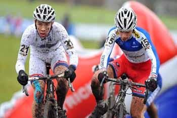 Laurens Sweeck and Fabien Doubey do battle in the final round of the World Cup.