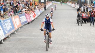 Pauline Ferrand-Prévotwinning the XCC at 2023 UCI XCC World Champs