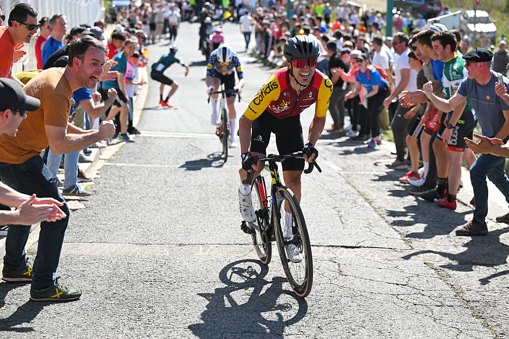2026 GP Miguel Indurain: Ion Izagirre attacks uphill en route to his third victory in the race