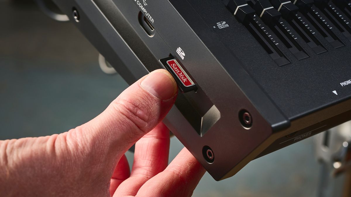 Various angles of the new Roland V71 module