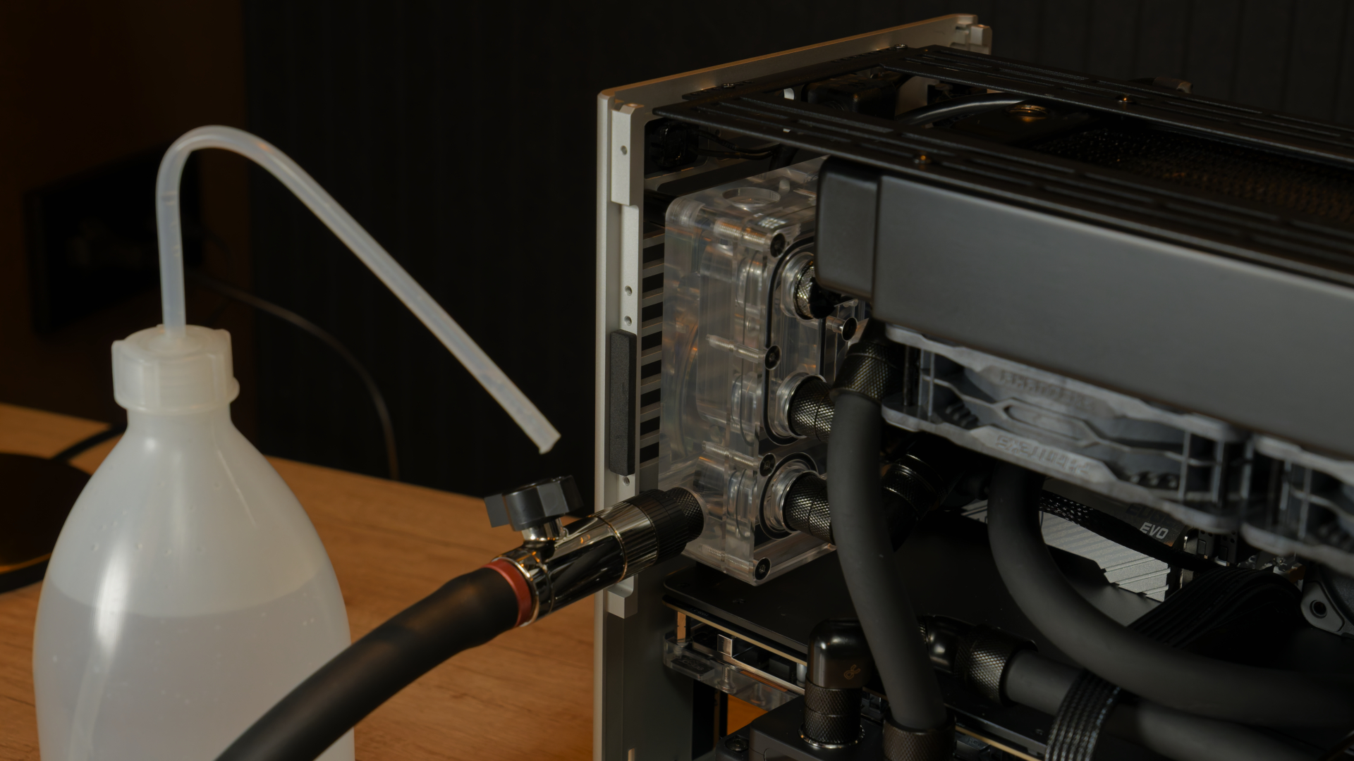 Greyscale ITX Build Loop Filling