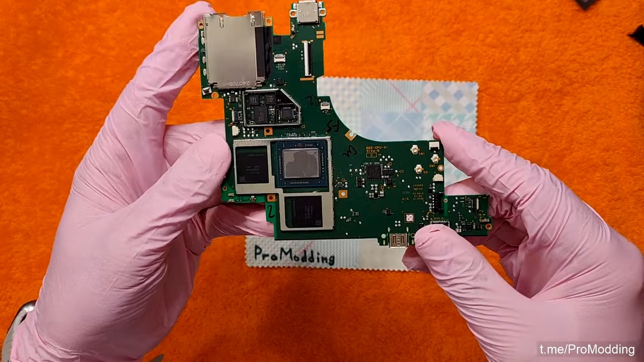 Pictures of the Nvidia chip in the Nintendo Switch 2.