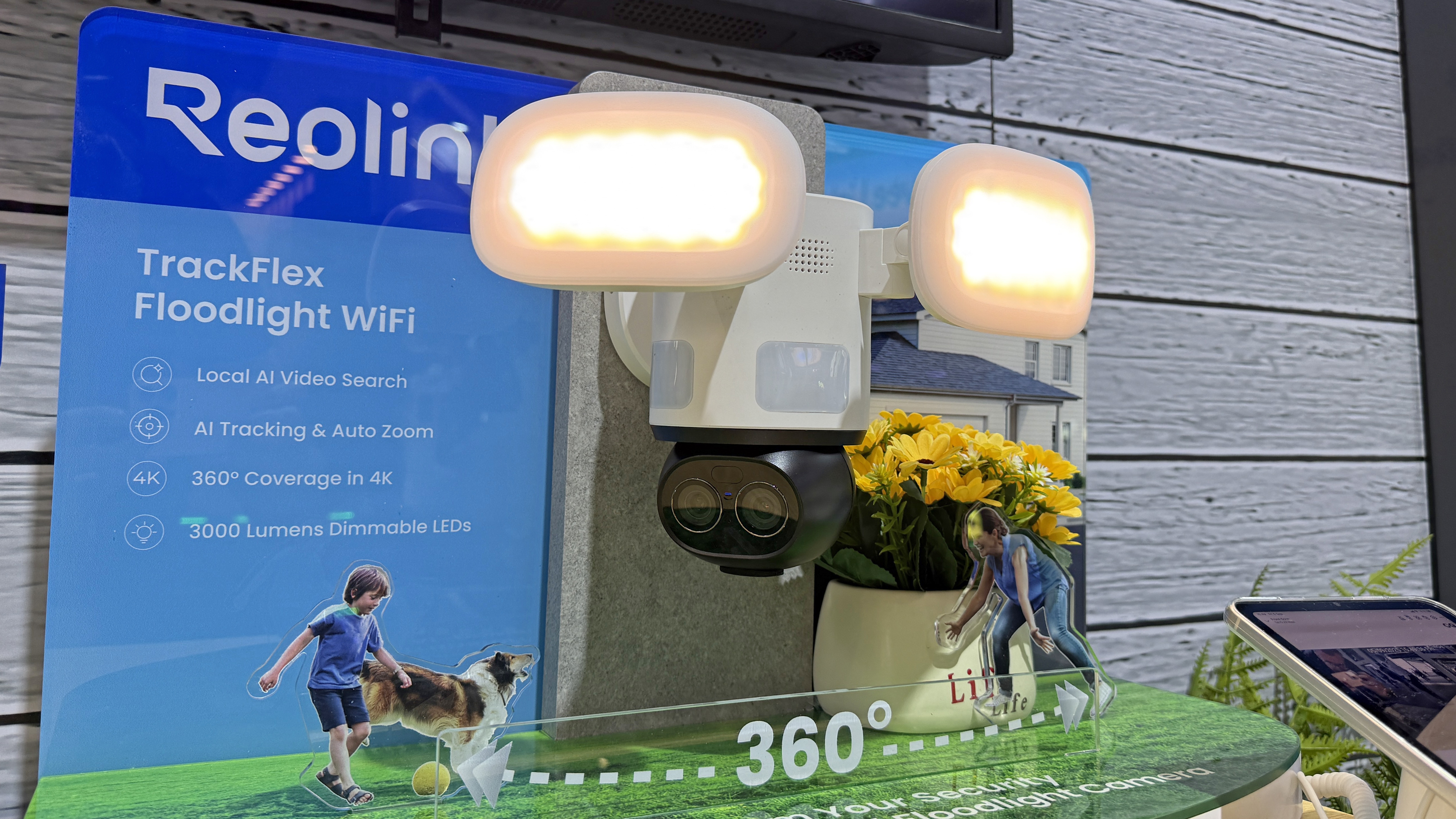 Reolink TrackFlex Floodlight WiFi Camera at IFA