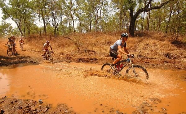 Monique Zeldenrust rides through a Billabong