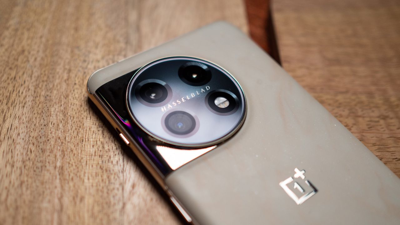 OnePlus 11 Marble Odyssey hands-on