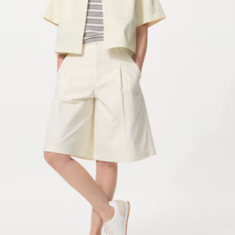 Uniqlo, Jersey Pleated Shorts in Off White