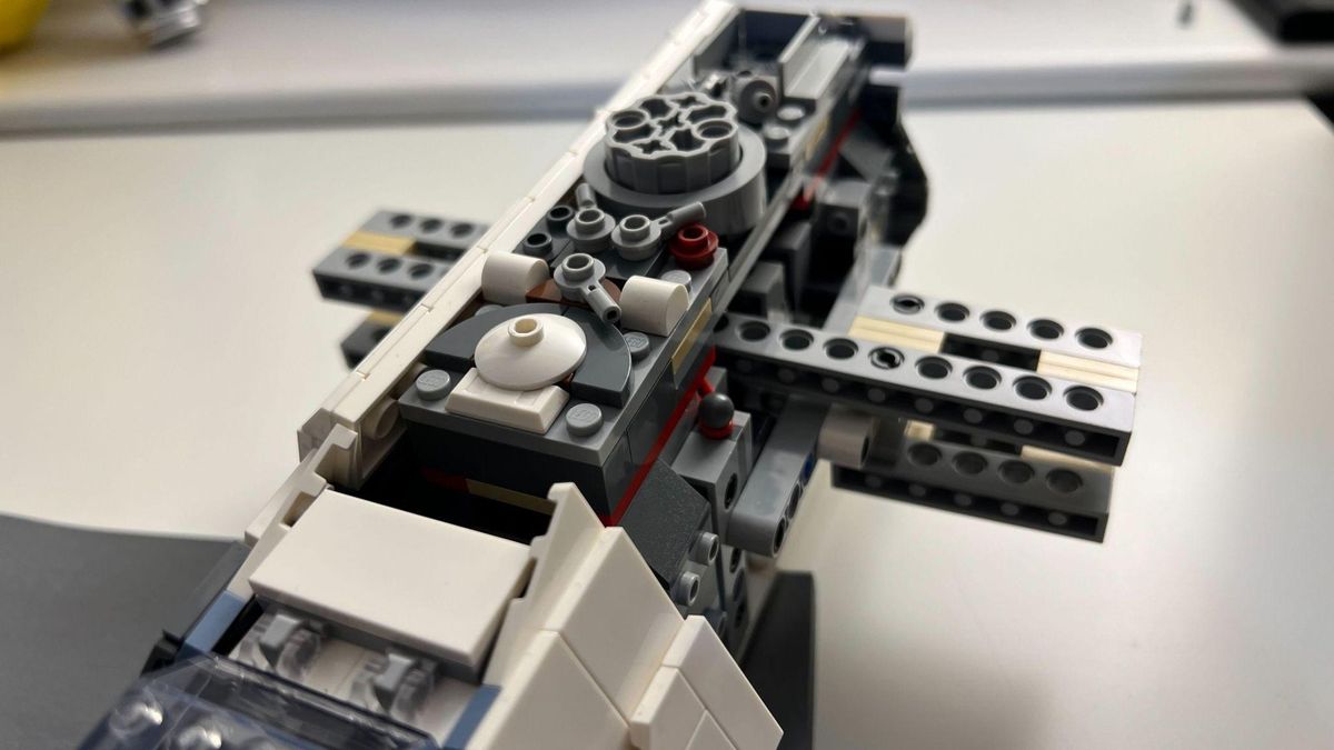 Lego Star Wars X-Wing Starfighter - build in progress.