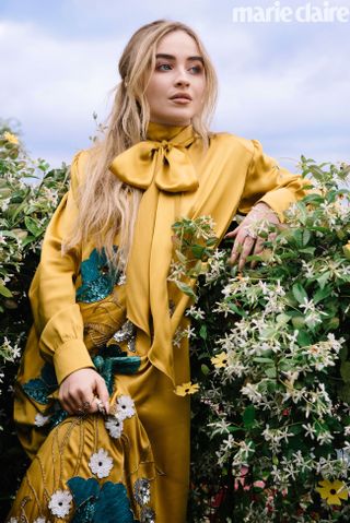 People in nature, Yellow, Clothing, Fashion, Spring, Scarf, Flower, Plant, Outerwear, Photo shoot,