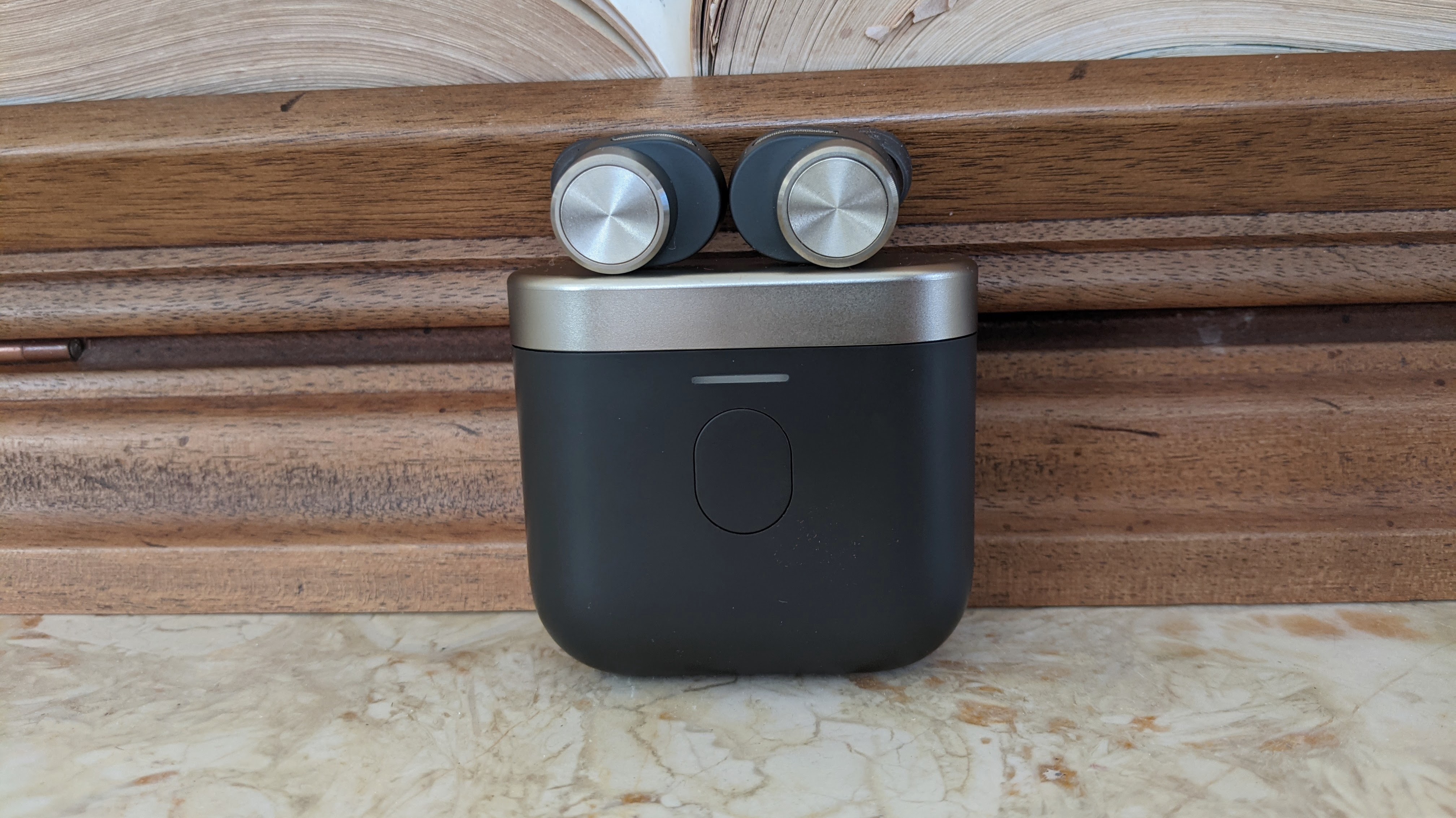 Bowers & Wilkins PI7 vs. Bose QuietComfort Earbuds