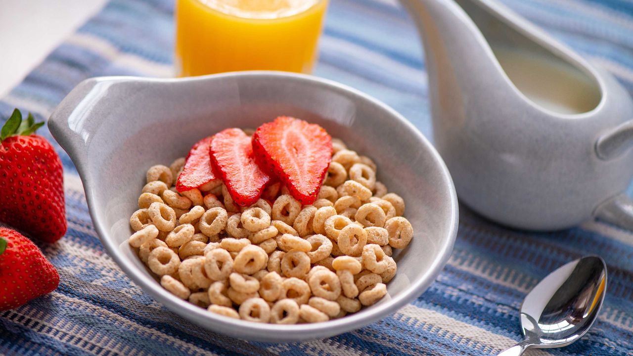 A bowl of Cheerios