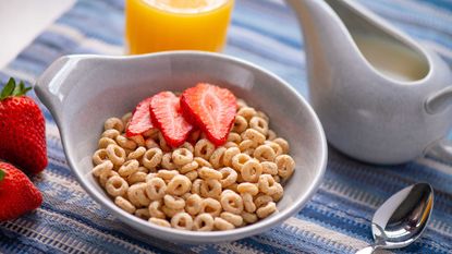 A bowl of Cheerios