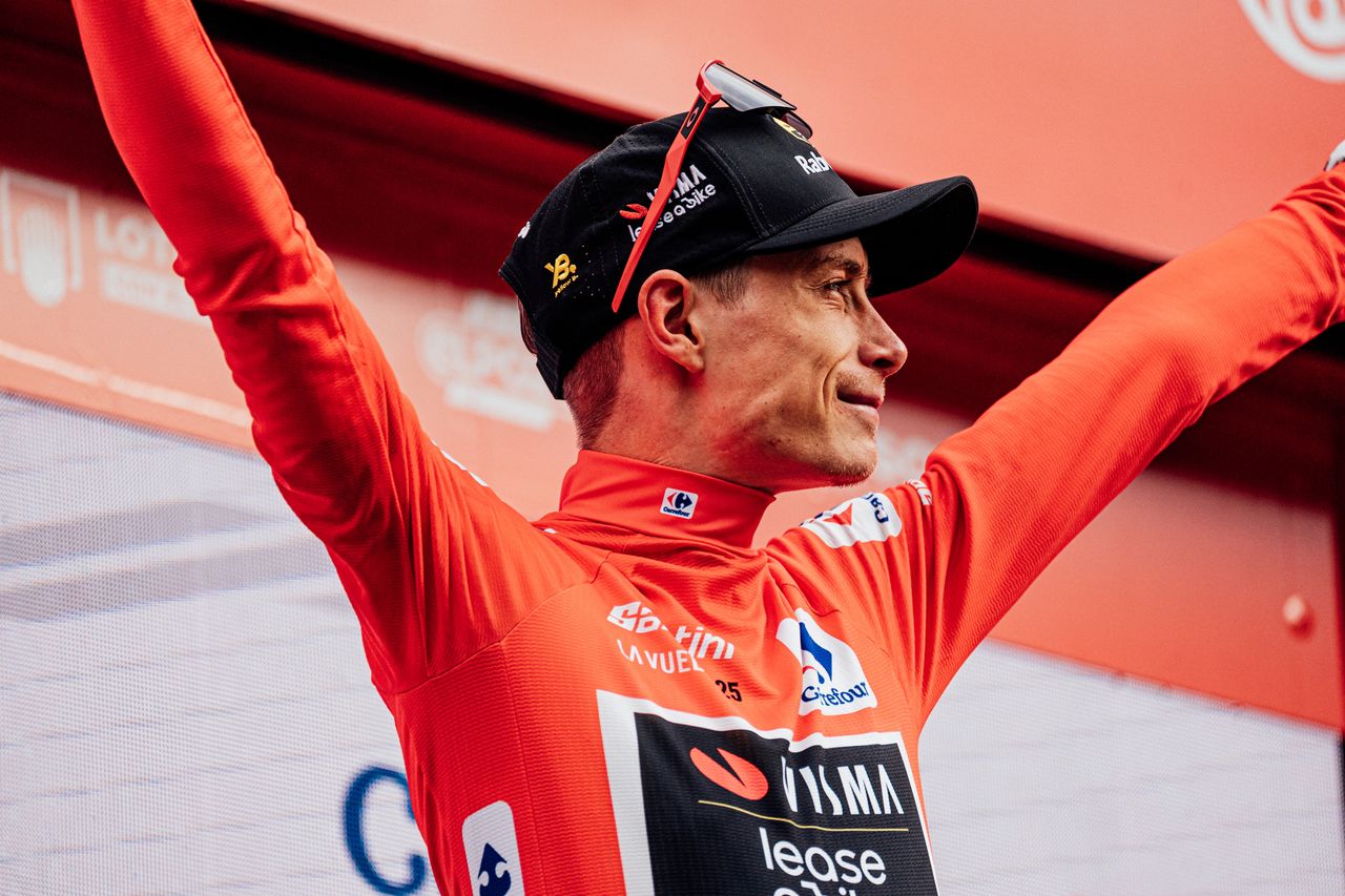 Jonas Vingegaard in the red jersey at the Vuelta a Espa&ntilde;a in 2025