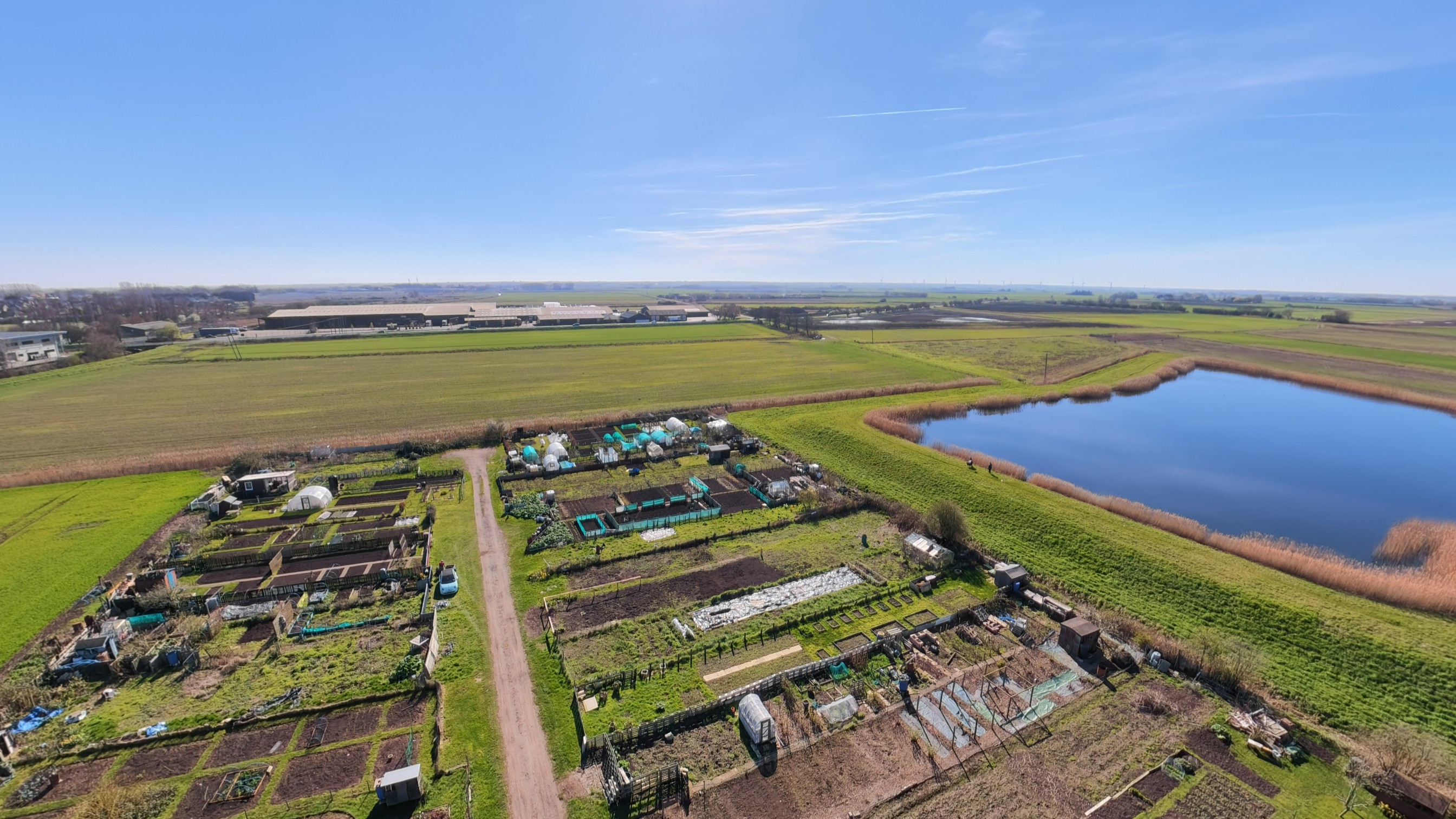 Foto de loteamentos e campos tirada com o DJI Avata 360