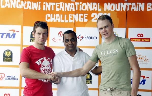 Chris Froome (right), Malik Mydin and Adam Blythe (left)