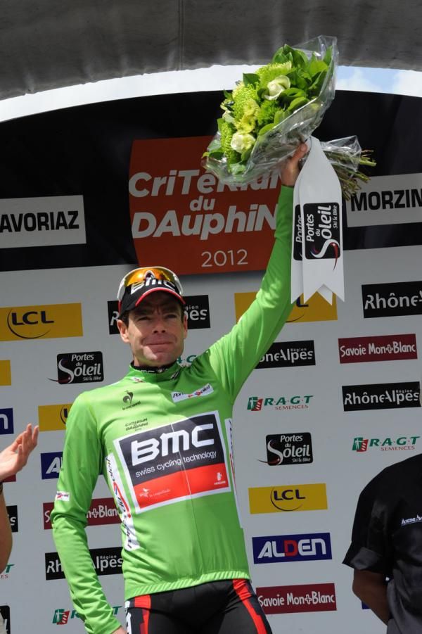 Cadel Evans (Team BMC) moved back into green