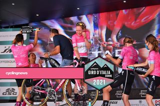 Van der Breggen wins fourth Giro d Italia Donne as SD Worx