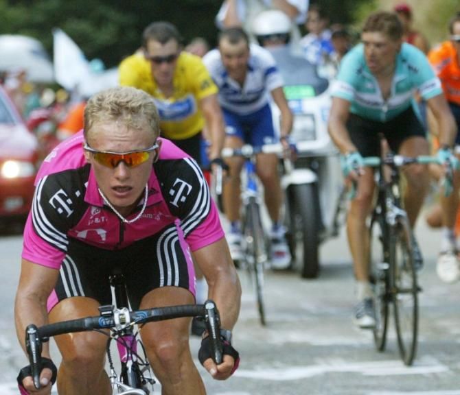 Vinokourov attacking Armstrong and Ullrich during the Tour de France in 2003. He went on to finish third overall