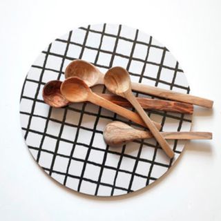 graphic grids with rutig linear print and ladle