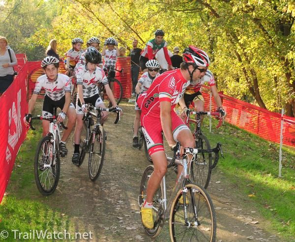 Troy Wells (Cliff Bar) leads a clinic for young riders on Friday afternoon