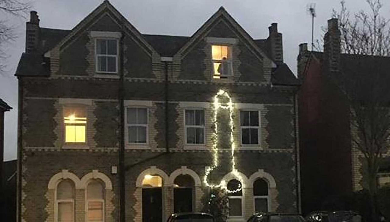 Residents shocked by penis-shaped Christmas lights