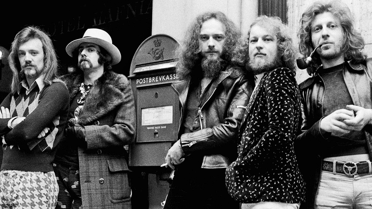 Jethro Tull &ndash; Barrimore Barlow, Jeffrey Hammond, Ian Anderson, Martin Barre, John Evan &ndash; in 1973