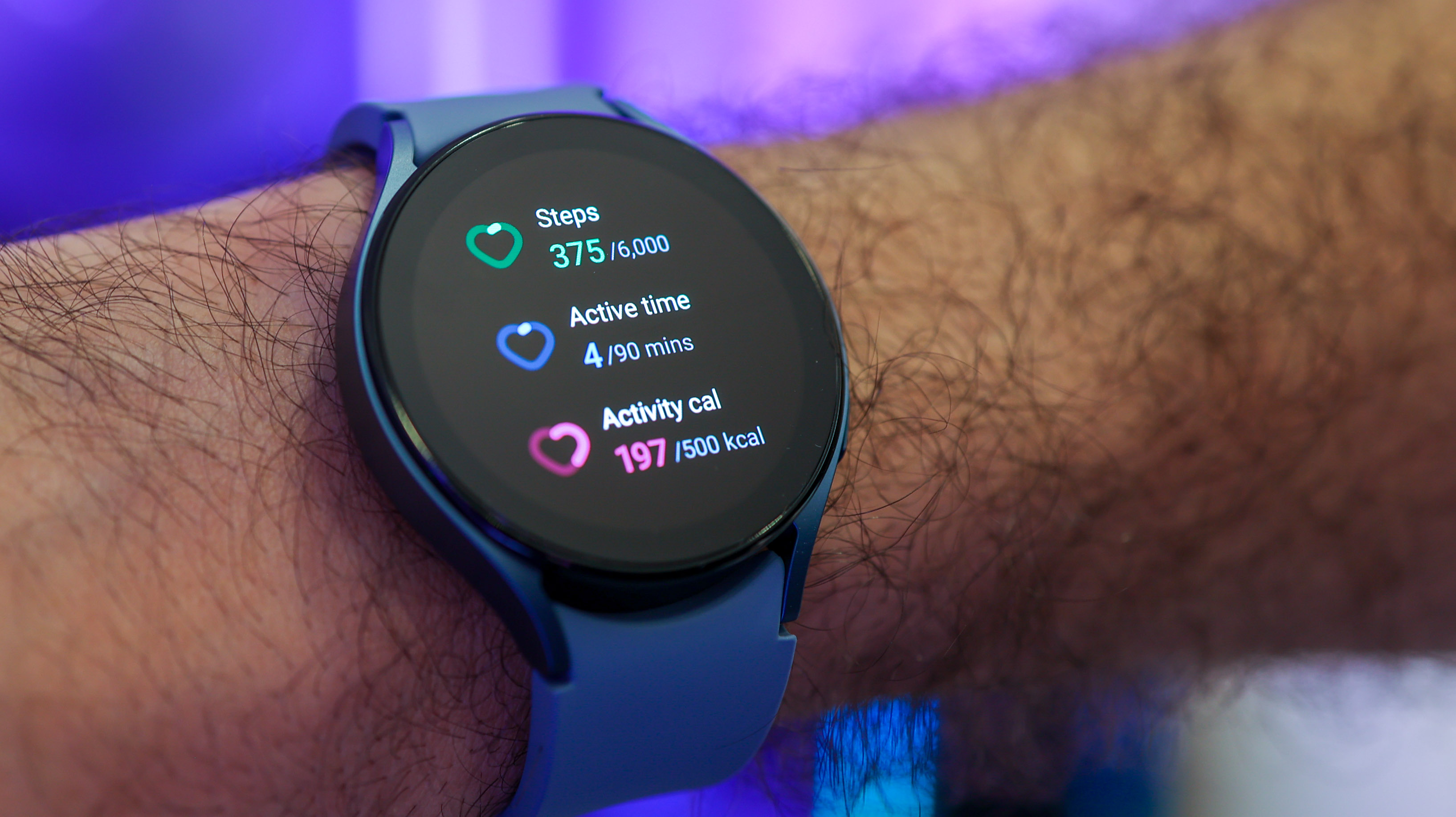 Samsung Galaxy Watch 5 mãos em informações de fitness