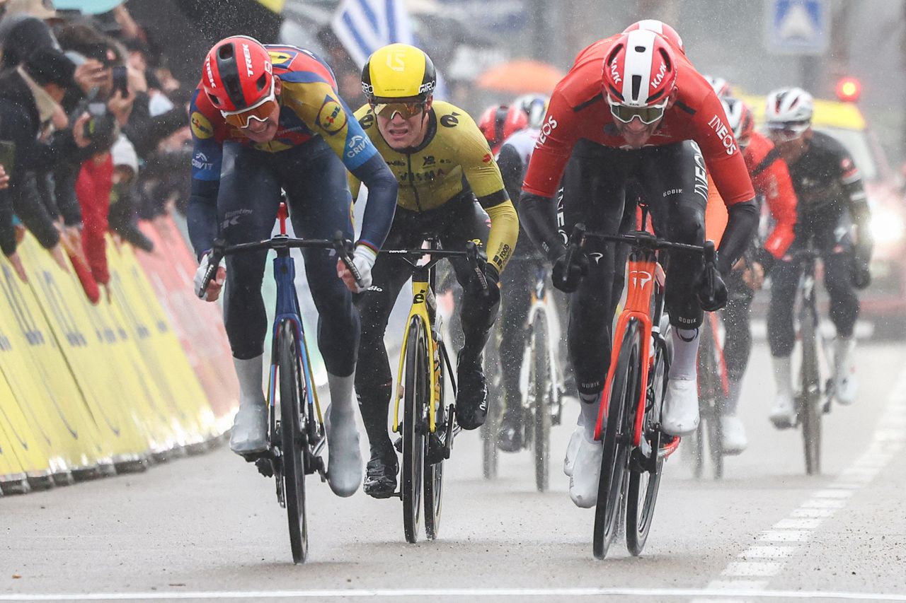 Mads Pedersen wins Paris-Nice stage six 2025