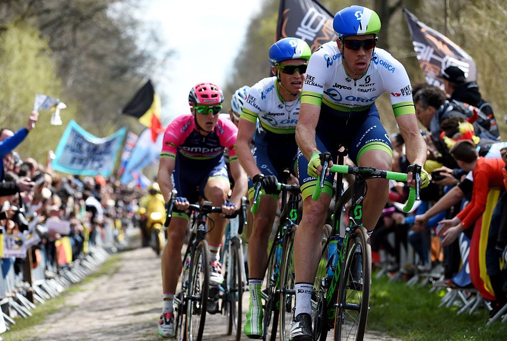 Australias Mathew Hayman R rides on the cobblestones during the 114th edition of the ParisRoubaix oneday classic cycling race between Compiegne and Roubaix on April 10 2016 AFP PHOTO FRANCOIS LO PRESTI AFP FRANCOIS LO PRESTI Photo credit should read FRANCOIS LO PRESTIAFP via Getty Images