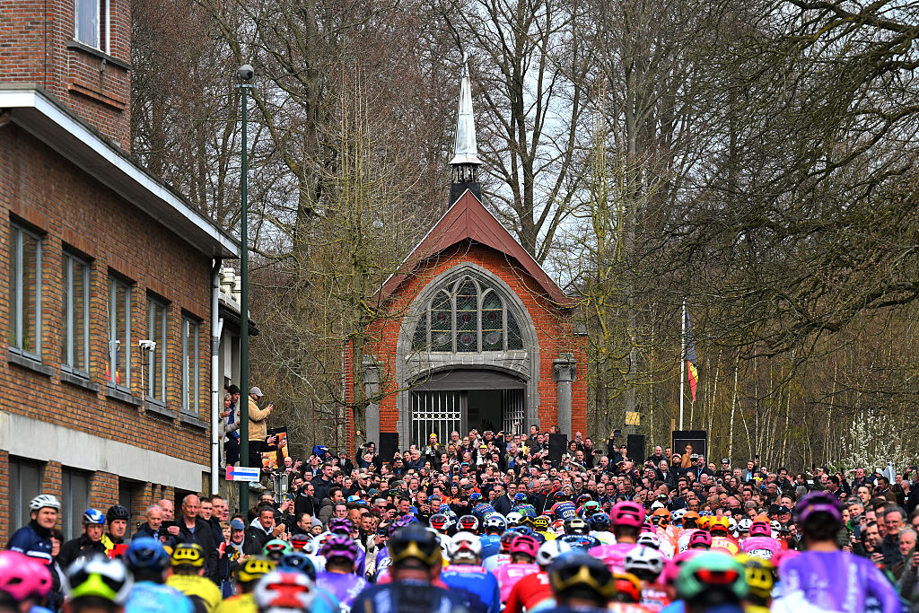 E3 Saxo Classic LIVE: Mathieu van der Poel, Mads Pedersen and others do battle on the cobbled climbs of Flanders
