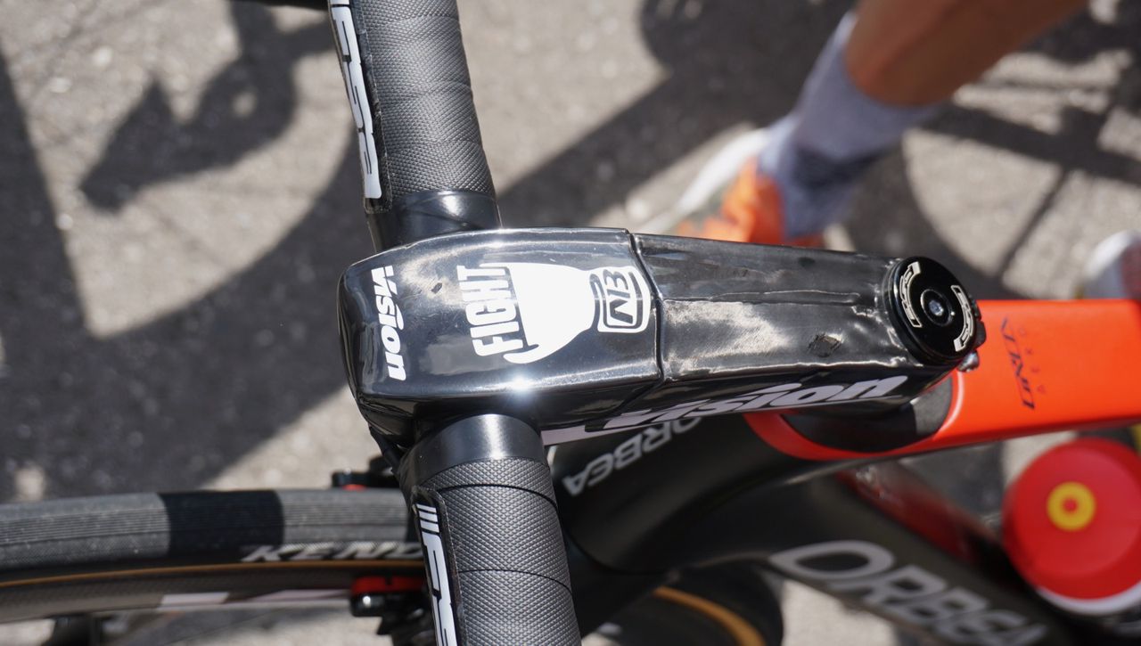 You can't tape up bars any further than that. The boxing glove, 'fight' and NB initials form Bouhanni's personal logo