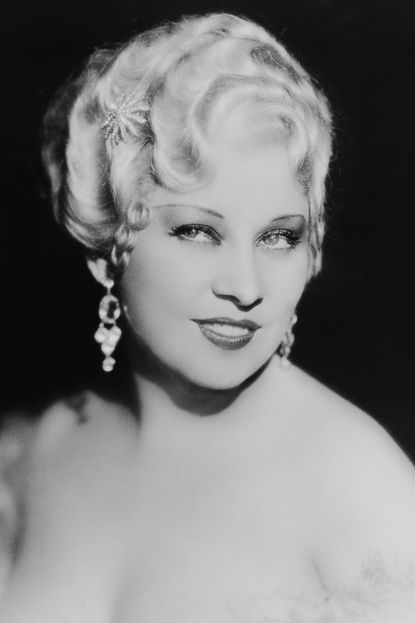 Mae West's Moisturizing Routine