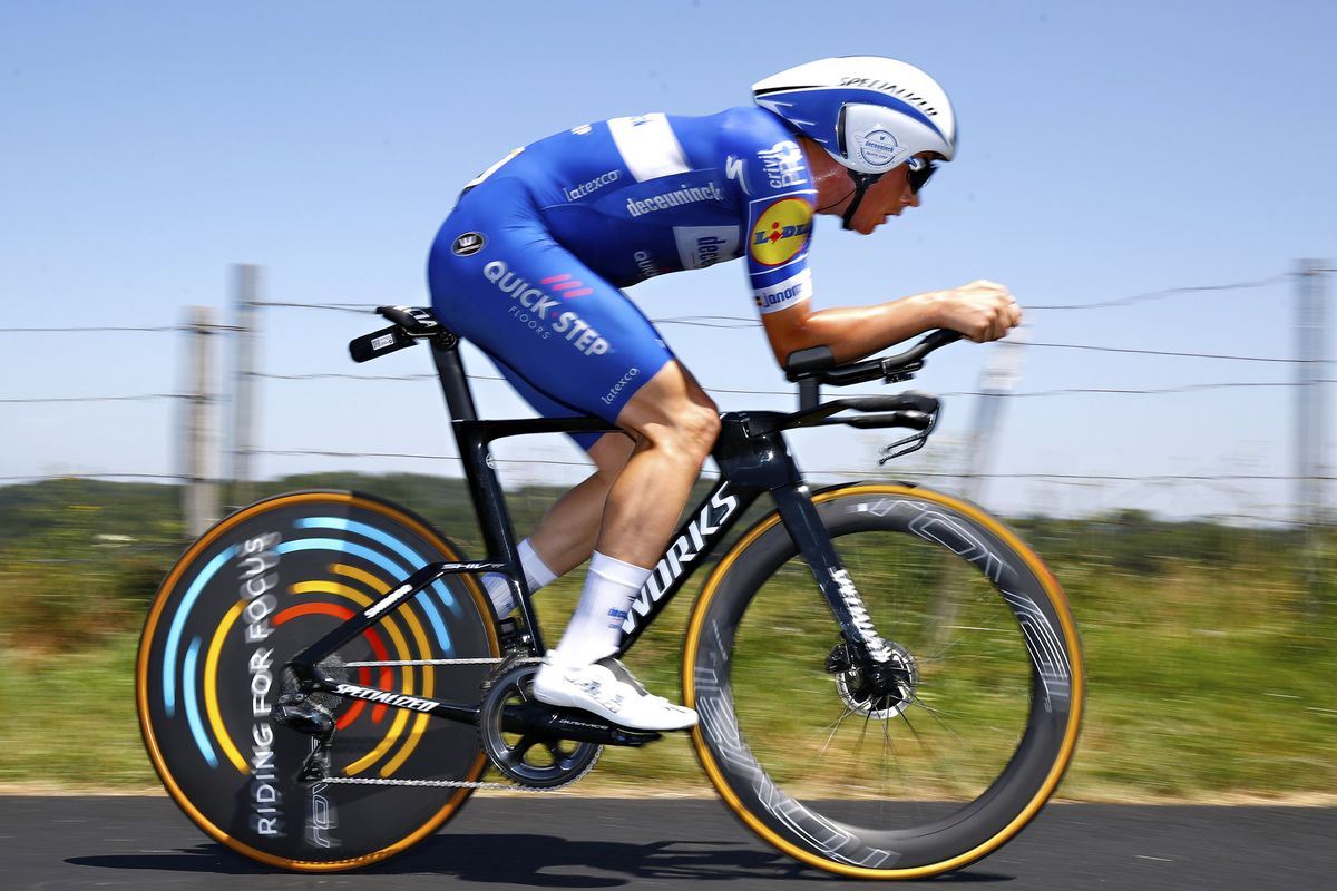Yves Lampaert races through the Pau time trial