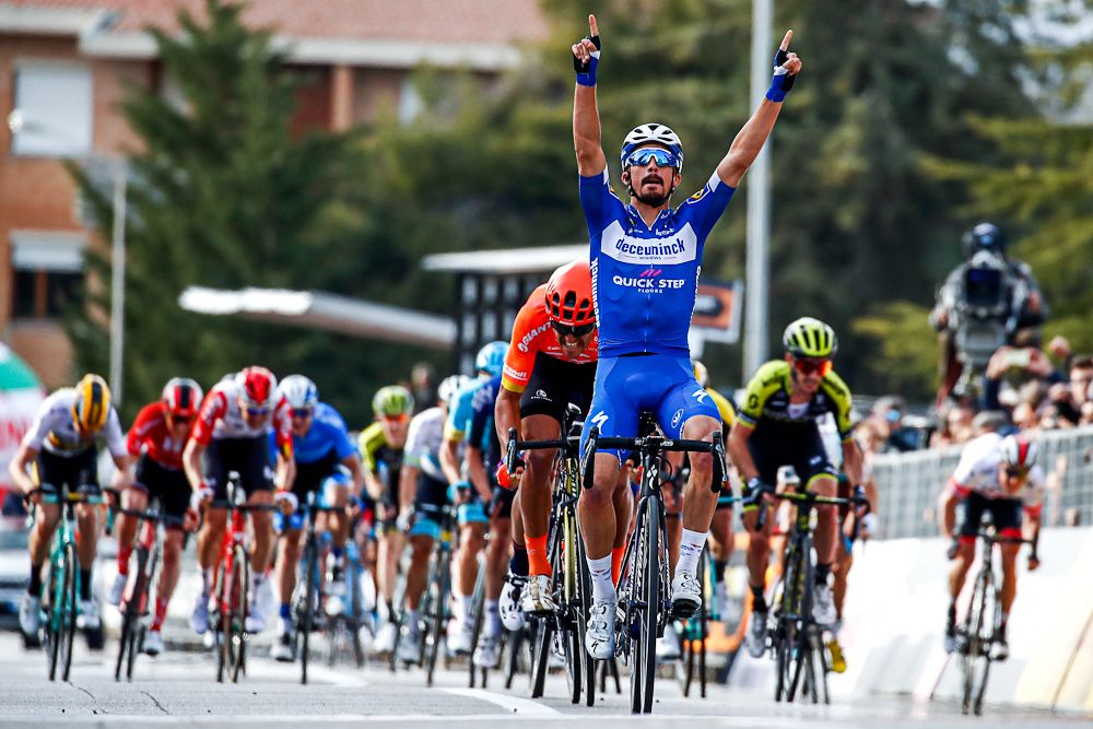 Julian Alaphilippe wins stage 2 at Tirreno-Adriatico