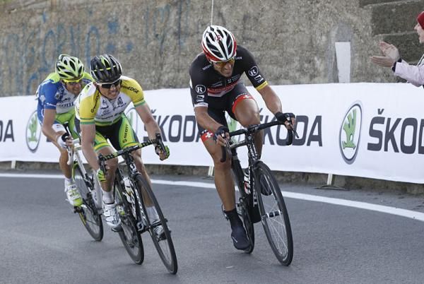 Fabian Cancellara leads Simon Gerrans and Vicenzo Nibali