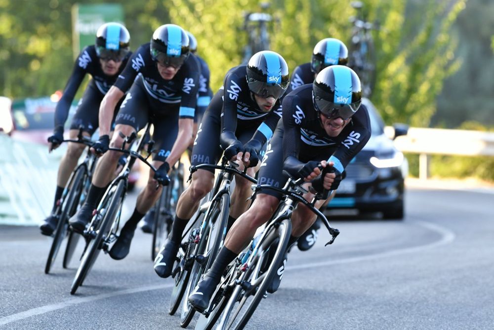 Гран туризм. Team Sky Велокоманда. Скай команда велогонки. Командная гонка Велоспорт. Велосипедная команда Sky.