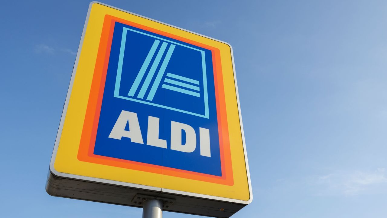 Aldi supermarket sign