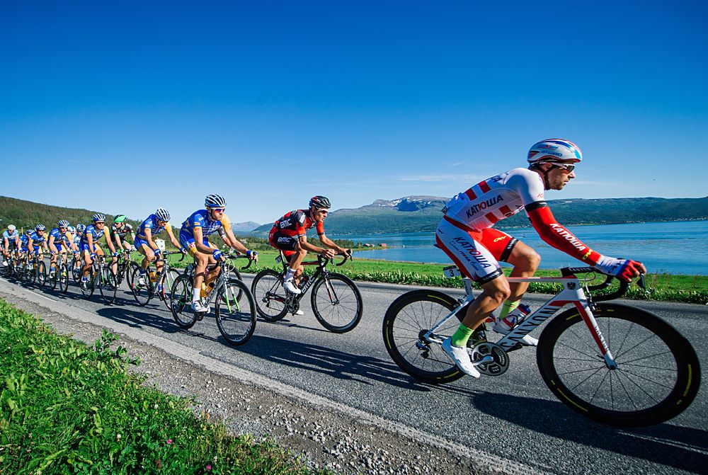 Katusha leads the field