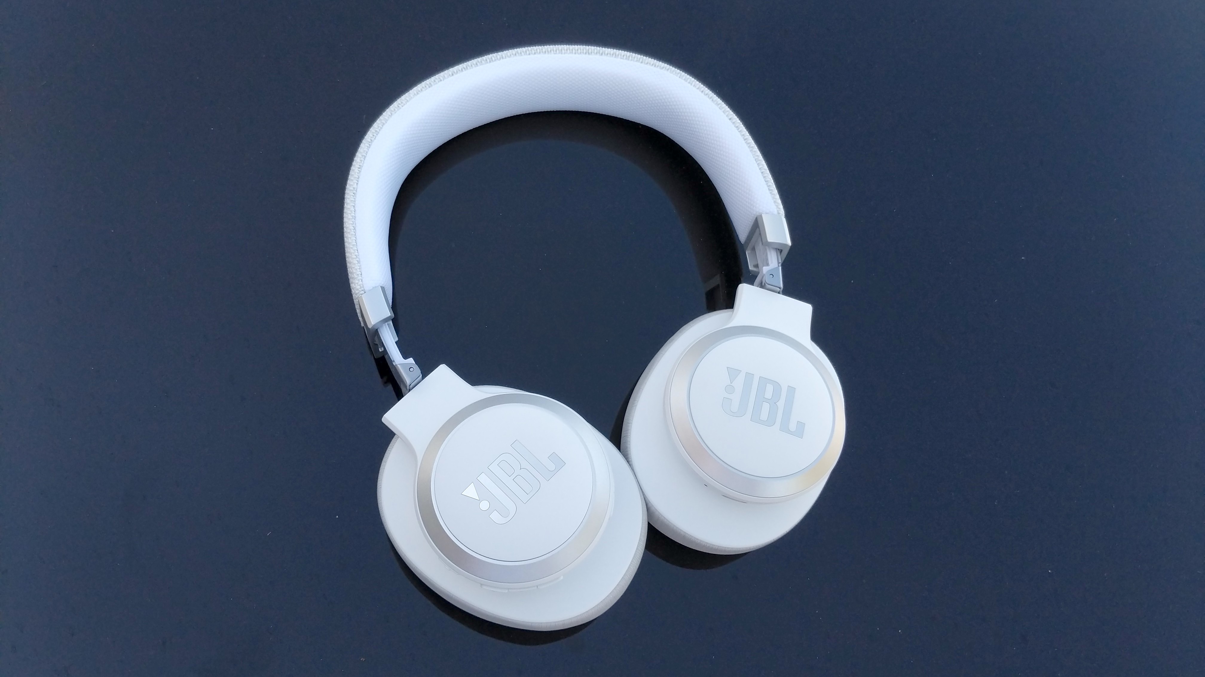 JBL Live 660NC - Wireless Over-Ear Noise Cancelling Headphones with Long  Lasting Battery and Voice Assistant - Black, Medium