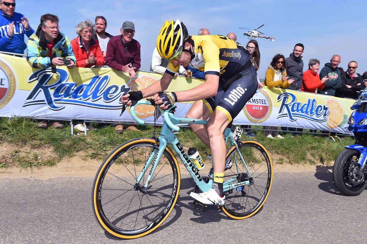 Timo Roosen (Lotto Jumbo) wills himself up the climb