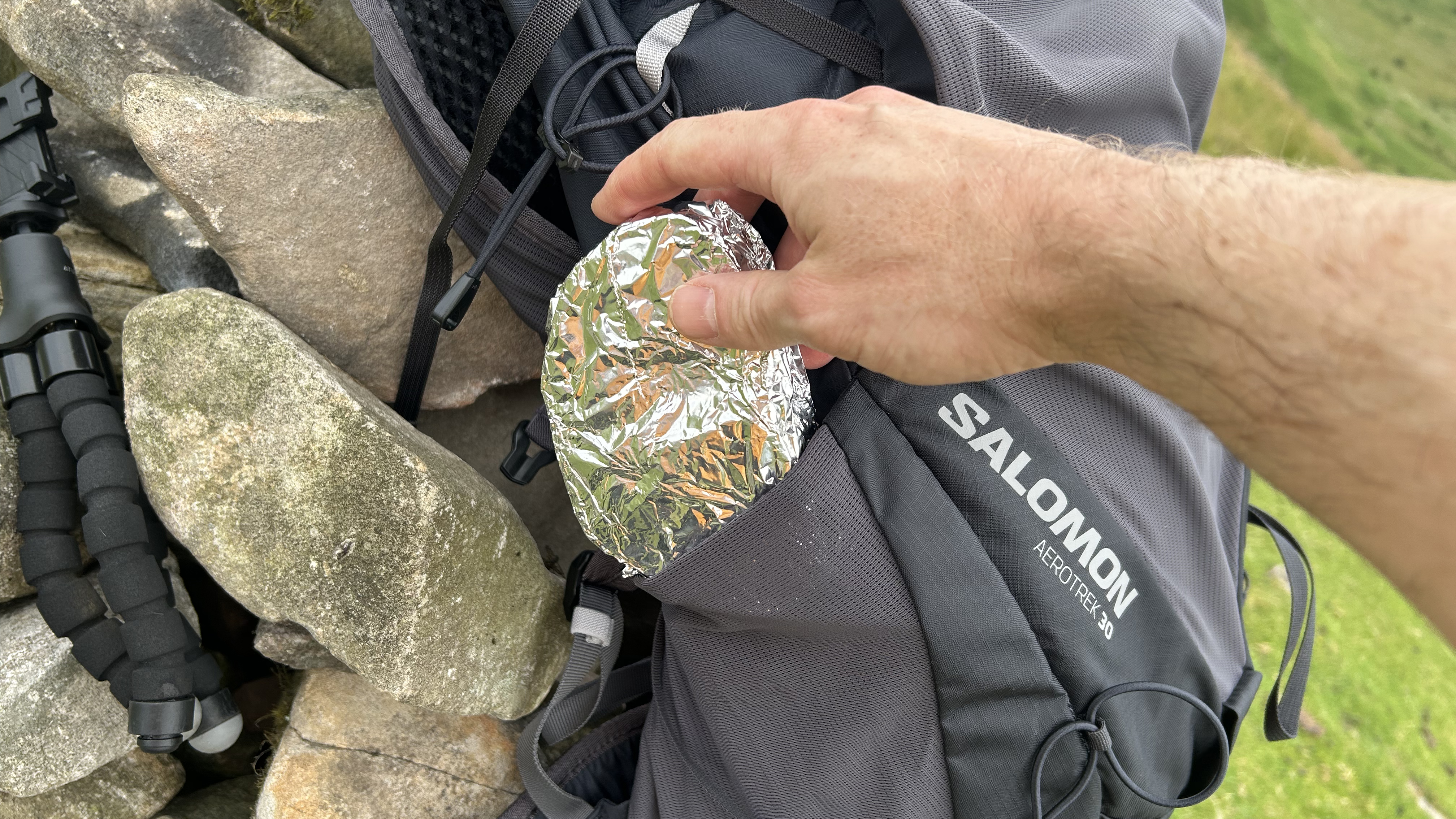 Side pockets on the Salomon Aerotrek 30