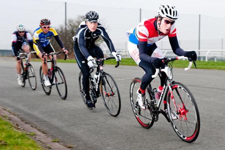 Early Soens race action.