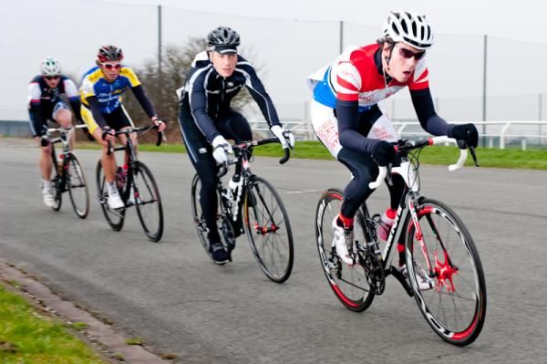 Early Soens race action.