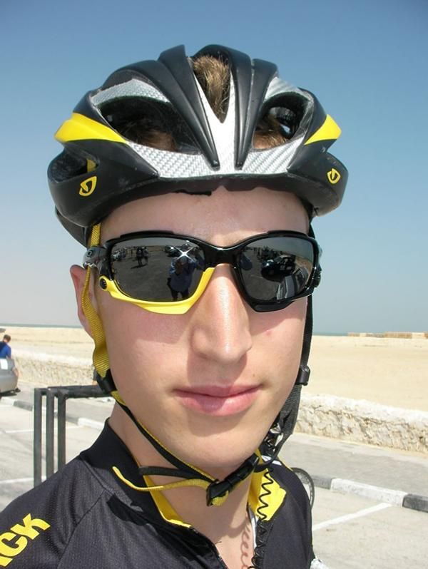 Taylor Phinney shows his mix 'n' match Oakleys.